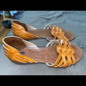 Huarache flat sandals